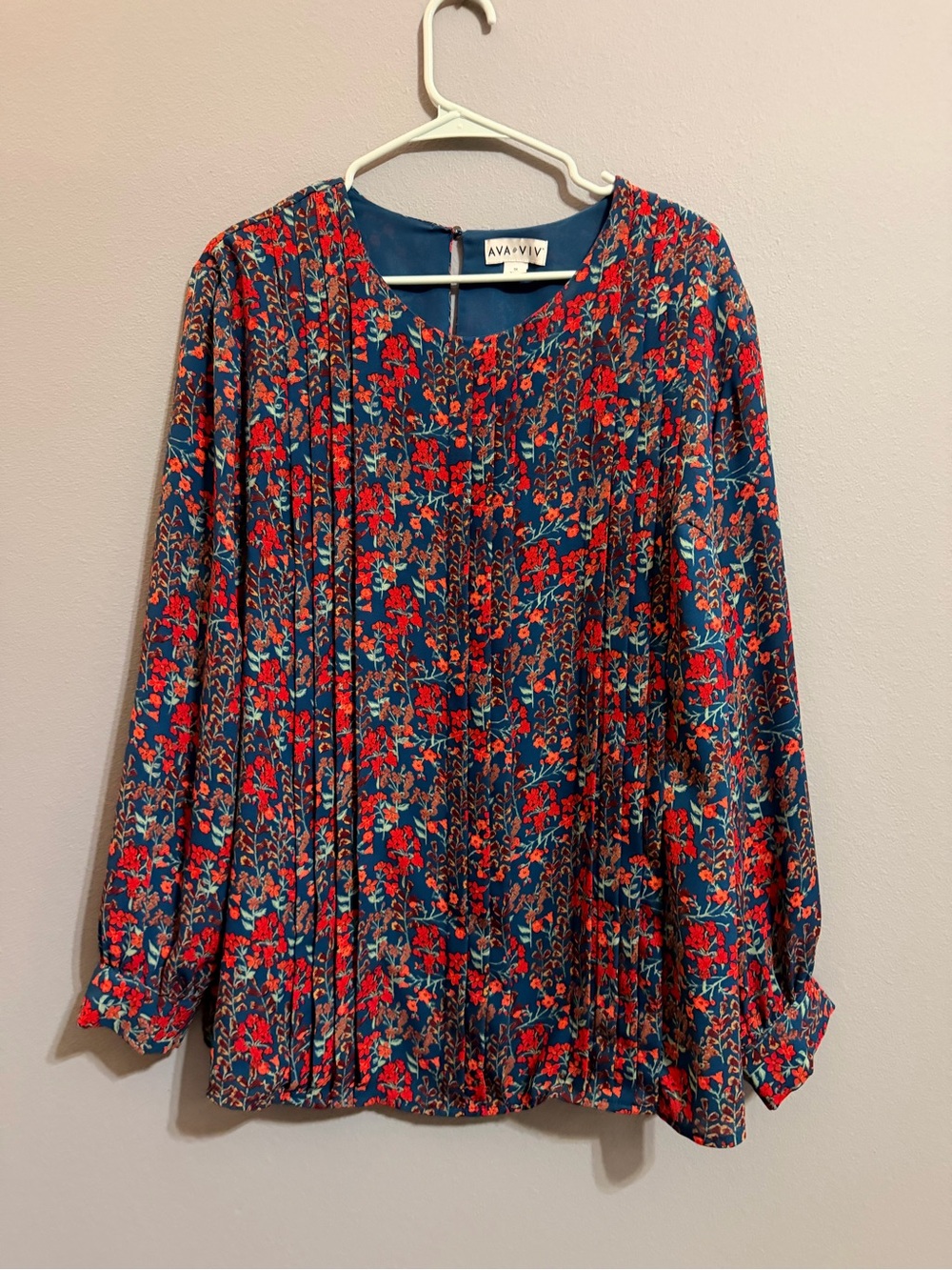 Ava & Viv Teal Floral Pintuck Blouse with Red and Tan Accents